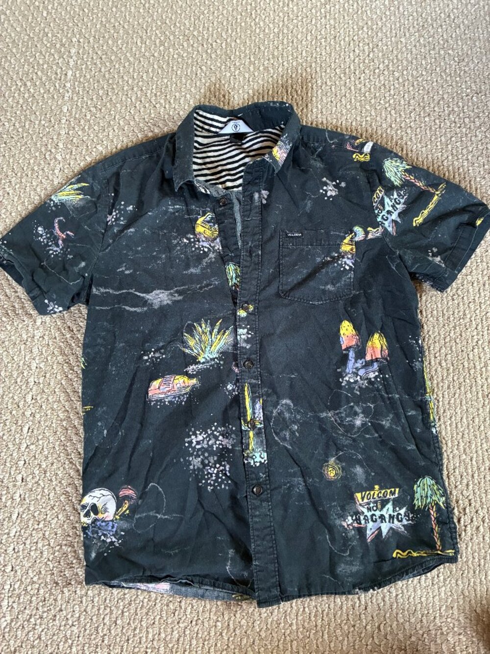 Volcom Shirt Mens Medium Button Up No Vacancy Wasteland Graphic Print AOP